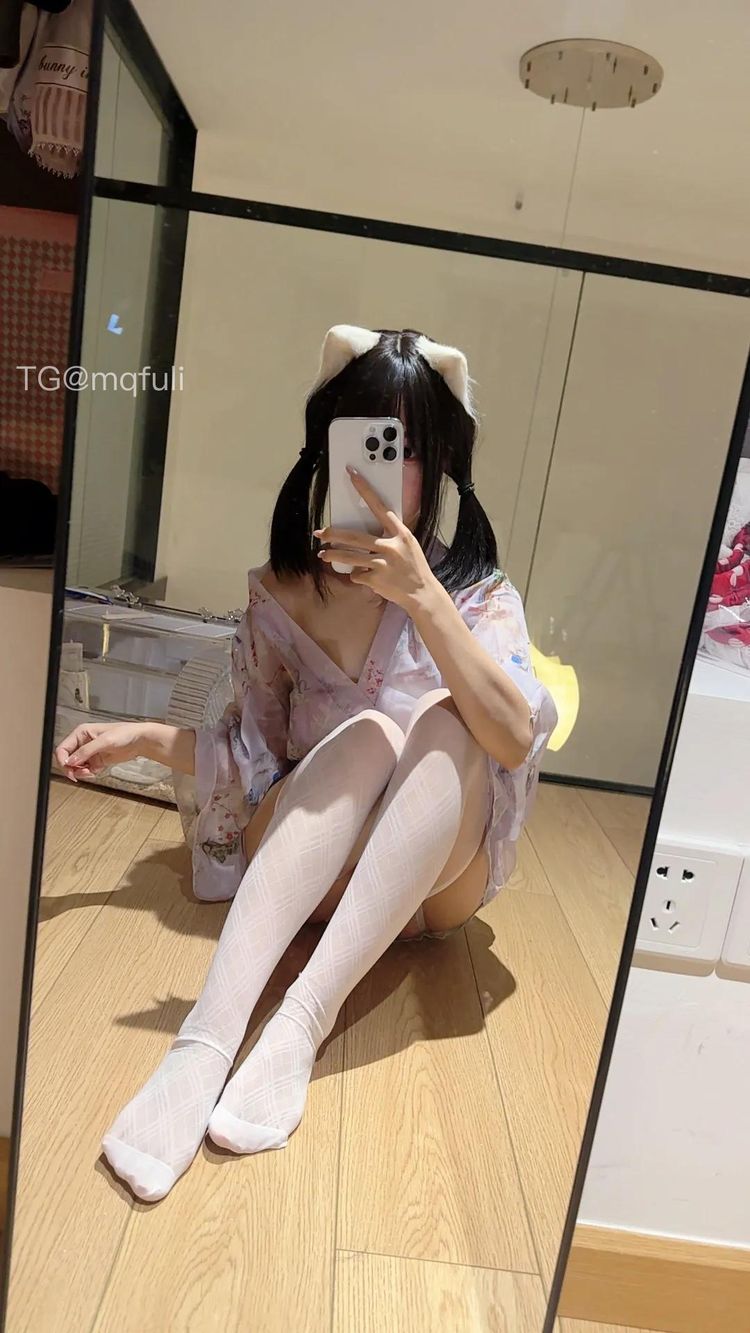 露娜呀 | 2026-05-12_8照片 | 去年上巳洛桥边