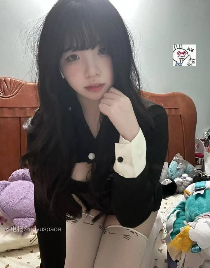 94酱 | 2026-05-17照片 童子柳阴眠正着 第2张