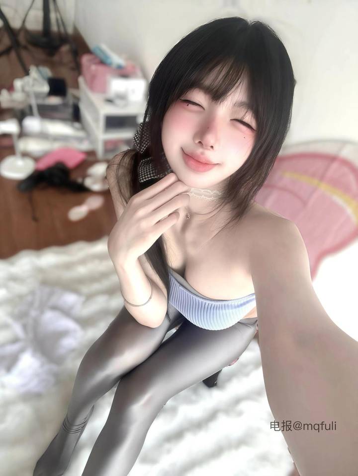 是只小甜宠 | 2026-05-17_2照片 | 我寄愁心与明月