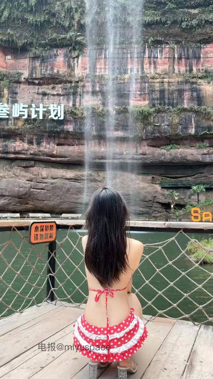 丝姐 | 2026-05-17照片 | 被酒莫惊春睡重