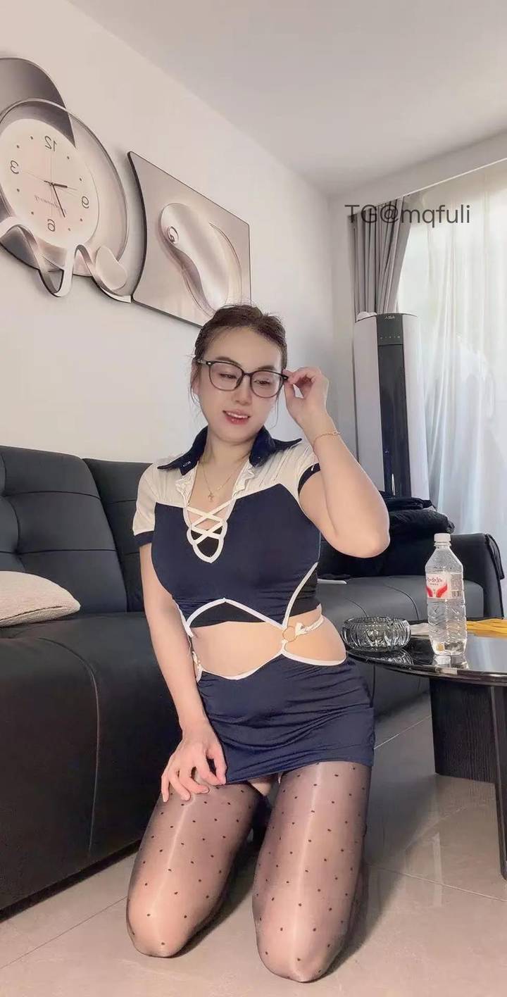 小浪妞 | 2026-05-17_1照片 | 欲寻芳草去