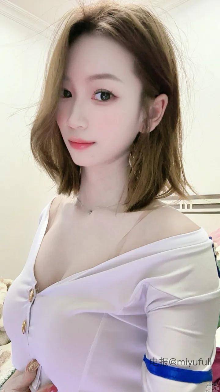 娇妻小鱼 | 2026-05-17_1照片 宁可枝头抱香死 第26张