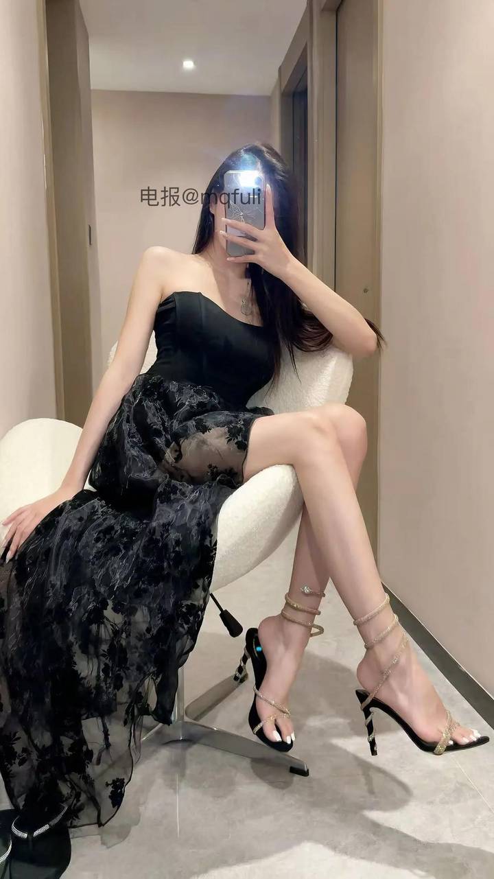 兔妮妮 | 2026-05-17_1照片 | 美人慵翦上元灯