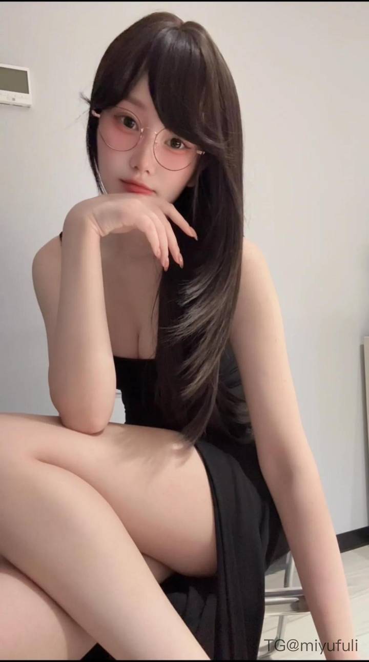林扣弦 | 2026-05-17_2照片 严妆欲罢啭黄鹂 第15张