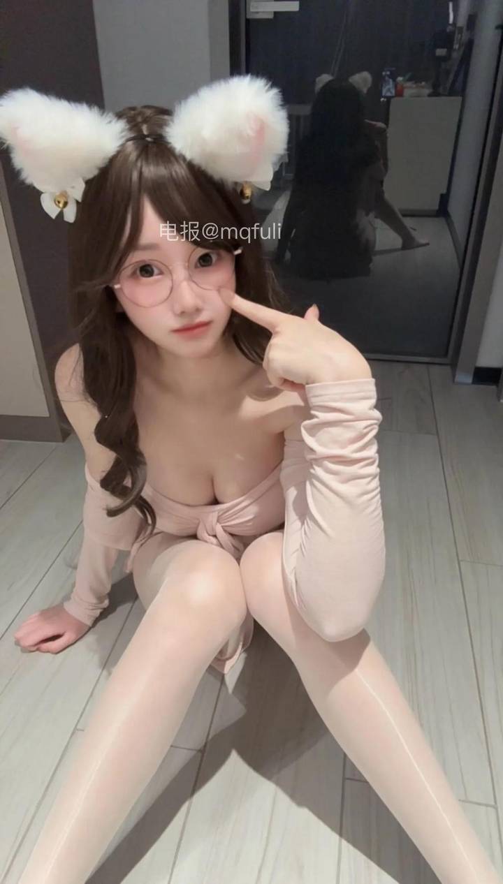 林扣弦 | 2026-05-17_2照片 严妆欲罢啭黄鹂 第19张