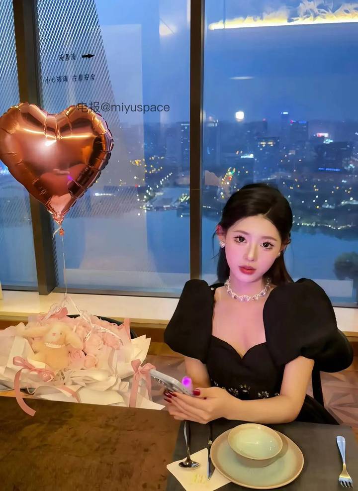 发疯草莓日记 | 2026-05-18照片 平生不会相思 第19张