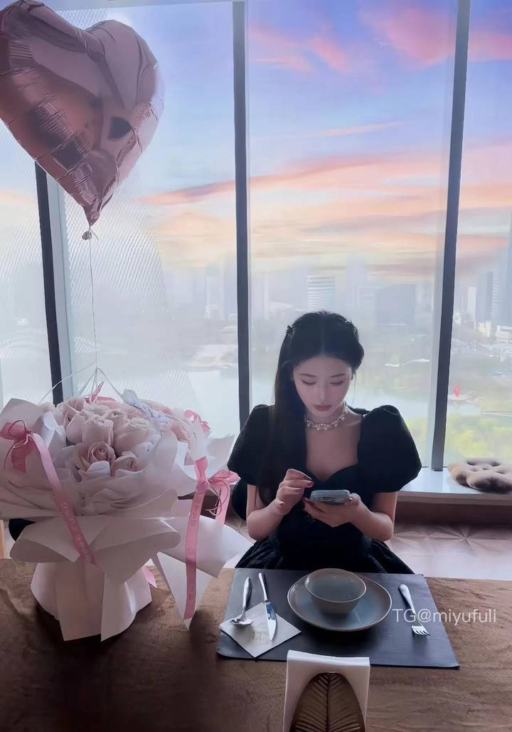 发疯草莓日记 | 2026-05-18照片 平生不会相思 第24张