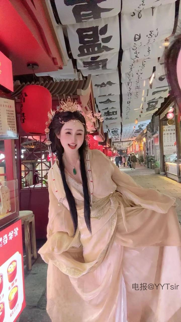 张菲儿 | 2026-05-18照片 第3张