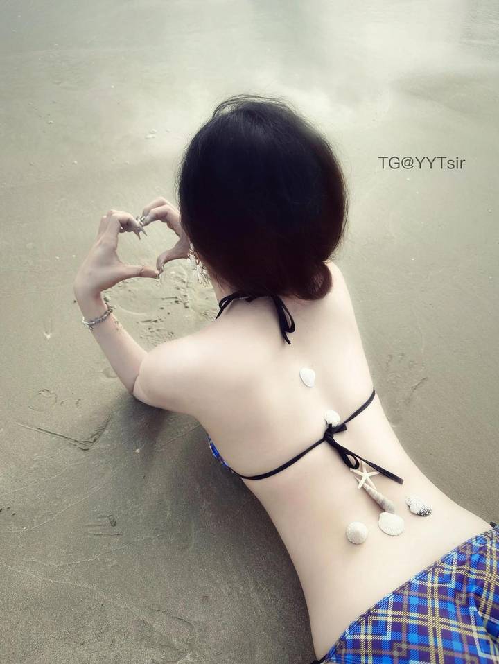 阿灿本灿 | 2026-05-18照片 | 为君持酒劝斜阳