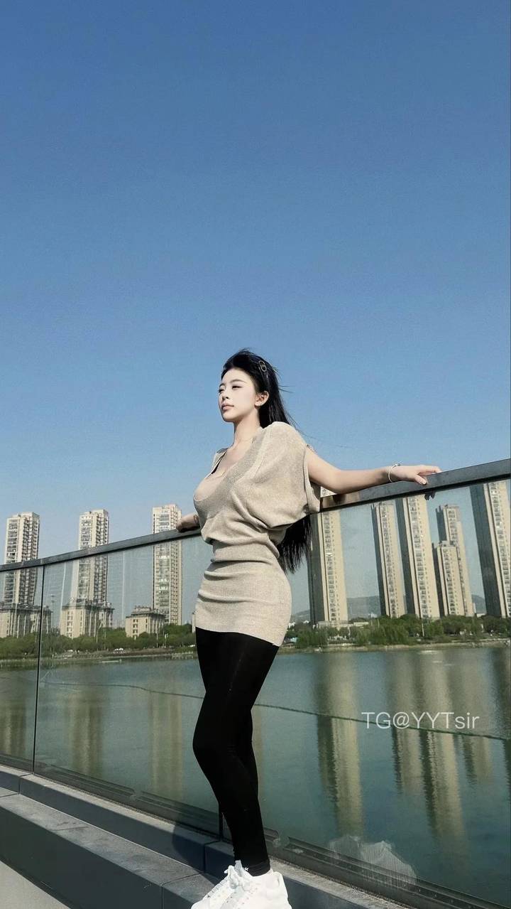 普通美女 | 2026-05-31照片 愁云淡淡雨潇潇 第22张