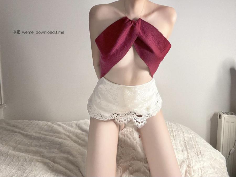 相扑猫 2024-04-29 16:26:23 挂脖性感露背抹胸+白色蕾丝高开叉👙系列 第5张
