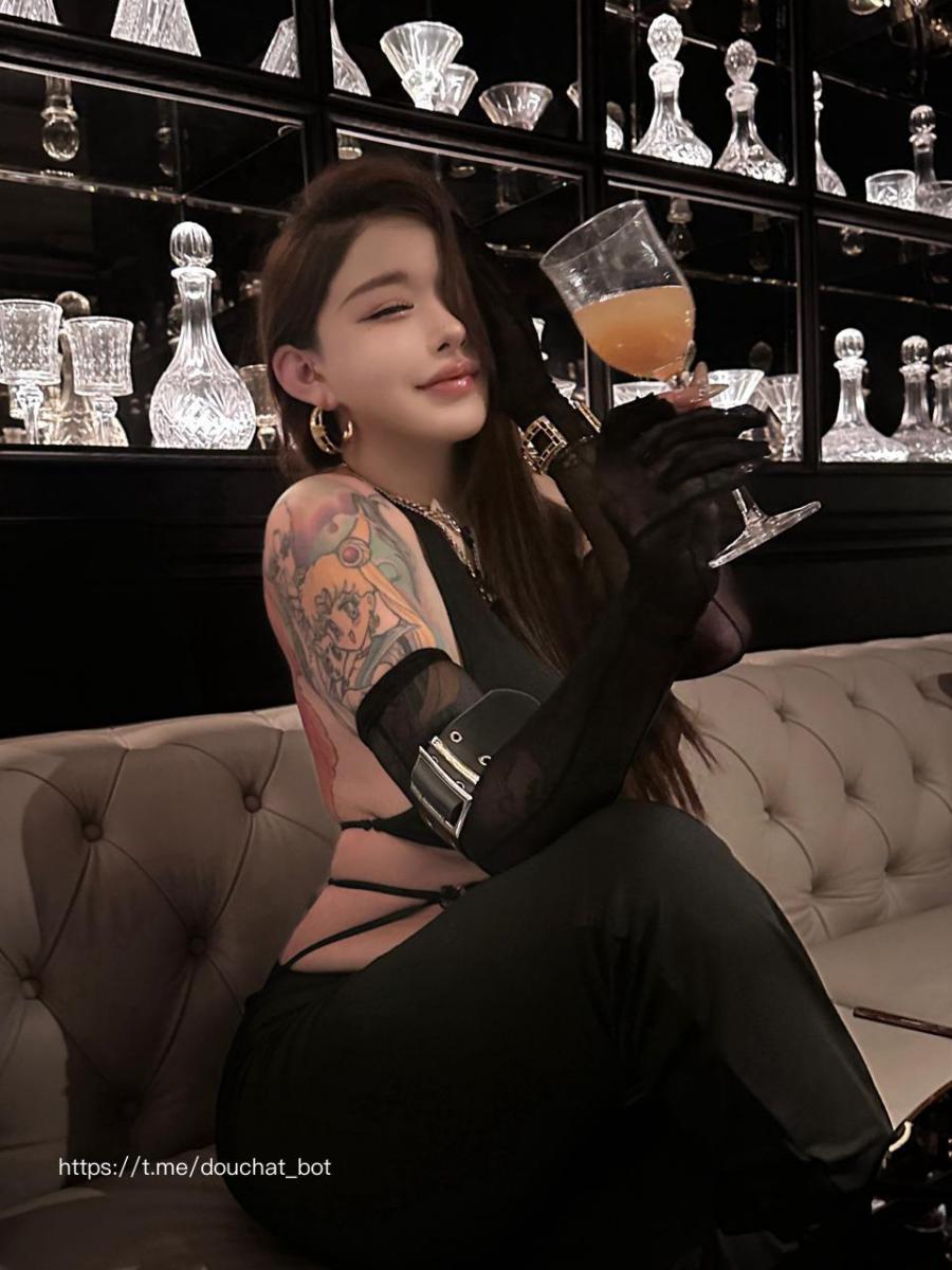 希希Gina 2024-06-14 16:56:56 喜欢好女人是吧 那我只能本色出演了 辣肉肉Gina 第9张