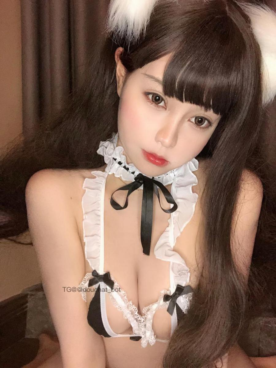 无欲无求的推土君 2024-06-08 14:40:32 馨馨酱热辣蕾丝比基尼 馨馨酱 第1张