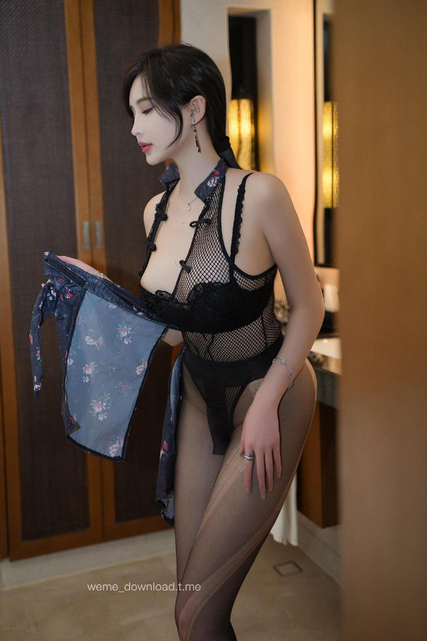 Carol周妍希 2024-07-25 19:10:12 黑色渔网旗袍➕破损黑丝 Carol周妍希X 第17张