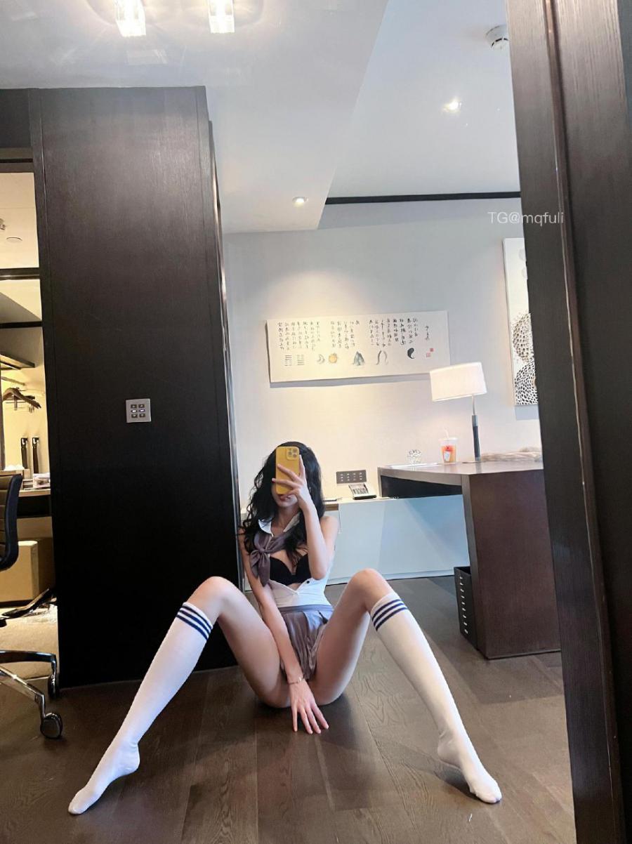 kiko 2024-07-27 14:51:23 性感超长美腿🦵高校学生装 葛征 葛征GEZHENG kiko温软 kikokiko温软 第6张