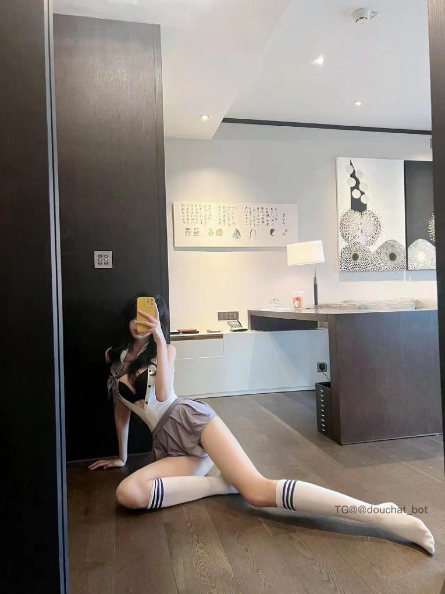 kiko 2024-07-27 14:51:23 性感超长美腿🦵高校学生装 葛征 葛征GEZHENG kiko温软 kikokiko温软 第15张