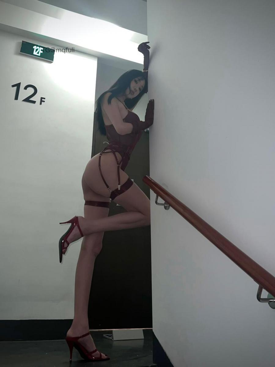 孟晓艺 2024-07-17 20:41:15 深夜楼道漏出拍摄的作品 孟晓艺dana 第1张