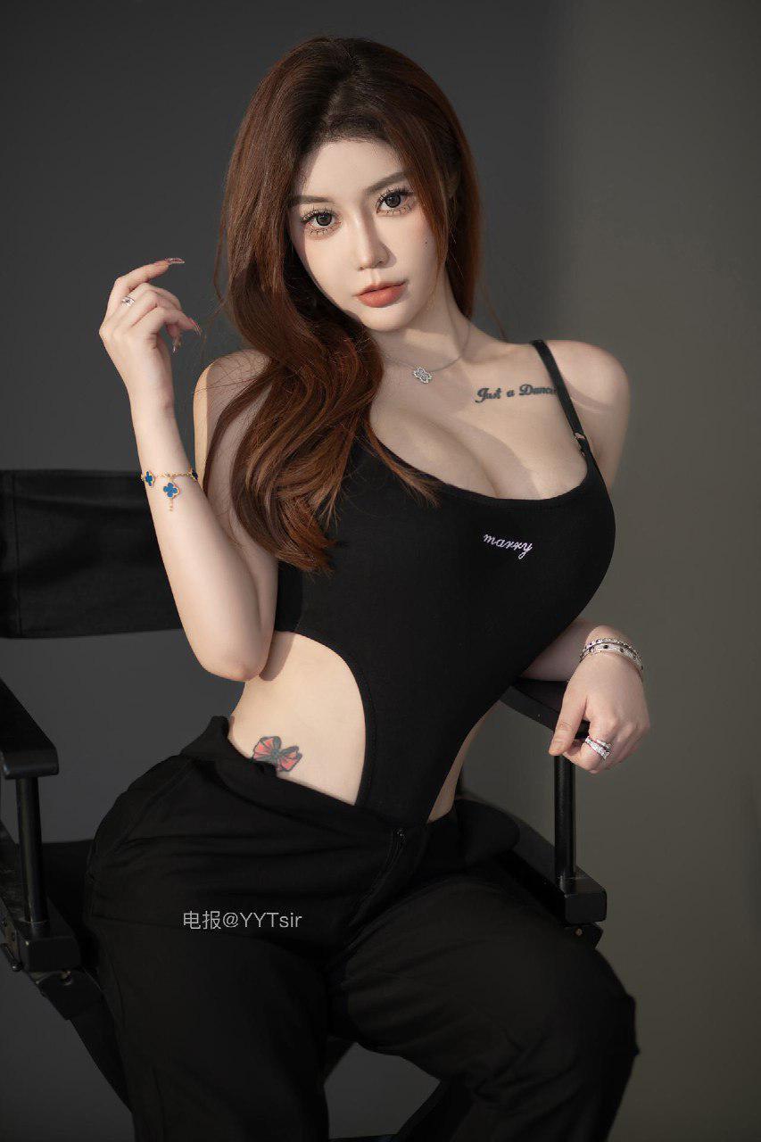 杉杉超辣 2024-07-28 18:57:10 穿高叉连体做动作很不舒服呢 第15张