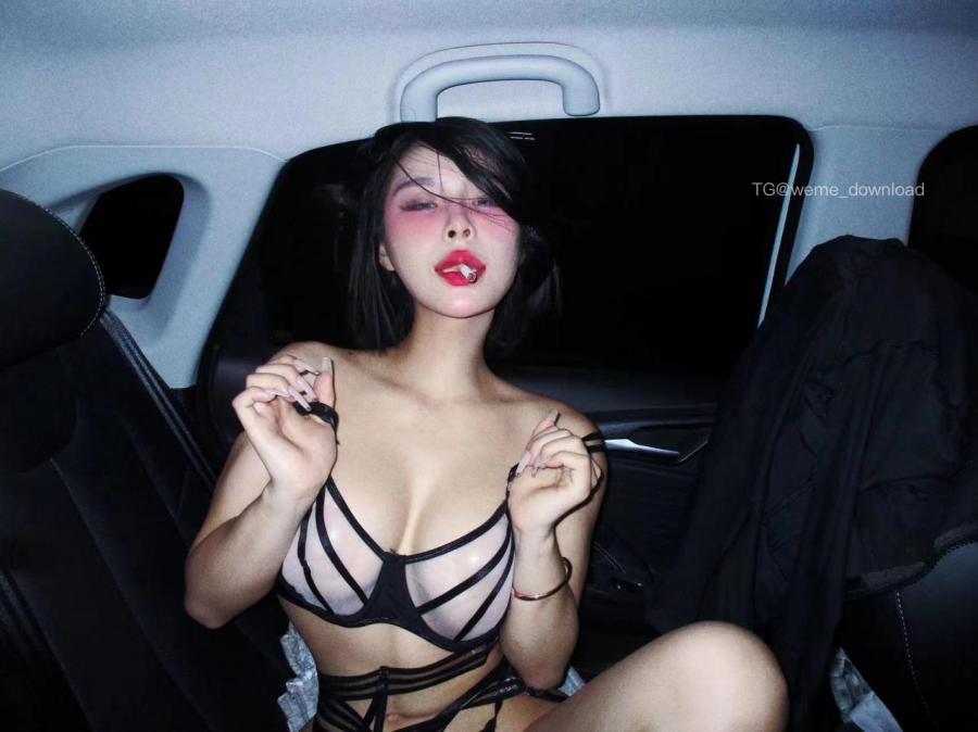 徐樱菡 2024-07-15 23:06:37 深夜享贴 性感辣妹汽车比基尼系列 第17张