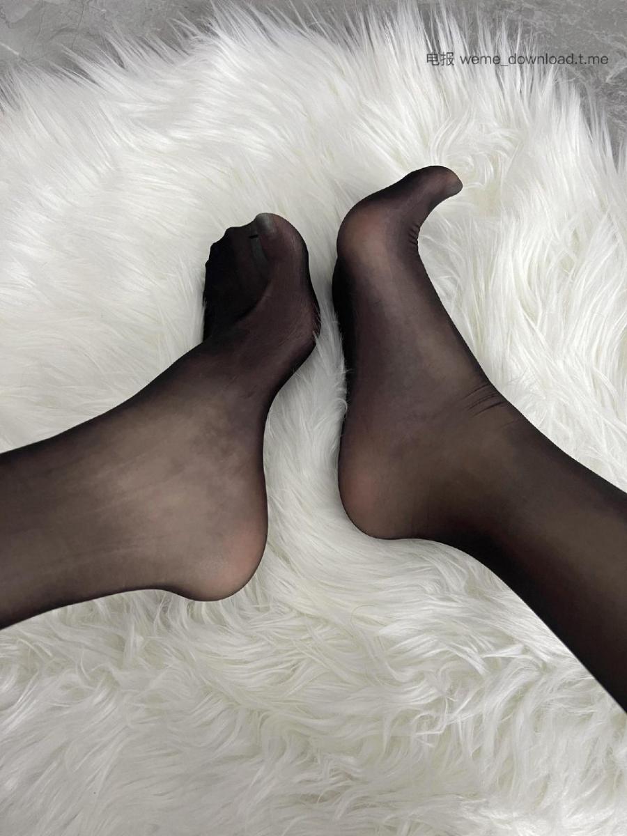 鱼神 2024-07-20 03:47:16 白色蕾丝加黑丝+白丝双重合璧 鱼神鱼 鱼鱼的秘密鱼鱼的秘密 第14张