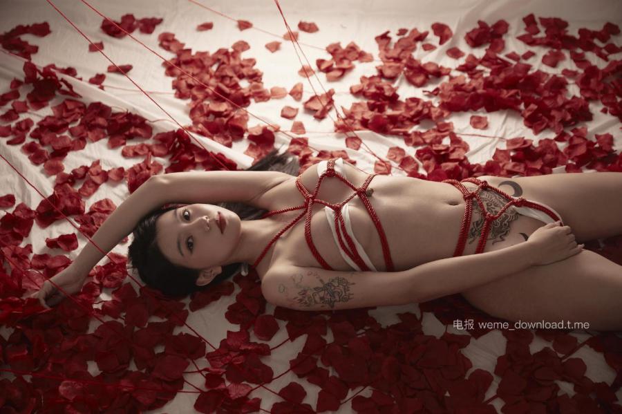 鱼神 2024-07-18 13:28:46 绳艺+玫瑰🌹真的超级考研颜值与身材的一组 鱼神鱼 鱼鱼的秘密鱼鱼的秘密 第16张