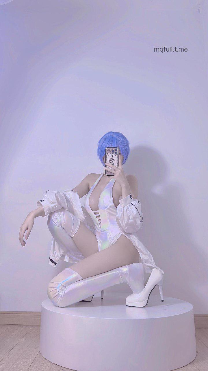 章鱼小童谣 2024-07-13 02:23:46 EVA新世纪福音女战士ASS绫波丽明日香😍白色连体V型衣服 第2张