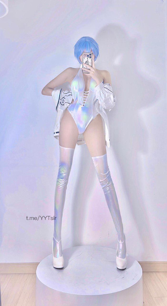 章鱼小童谣 2024-07-13 02:23:46 EVA新世纪福音女战士ASS绫波丽明日香😍白色连体V型衣服 第20张