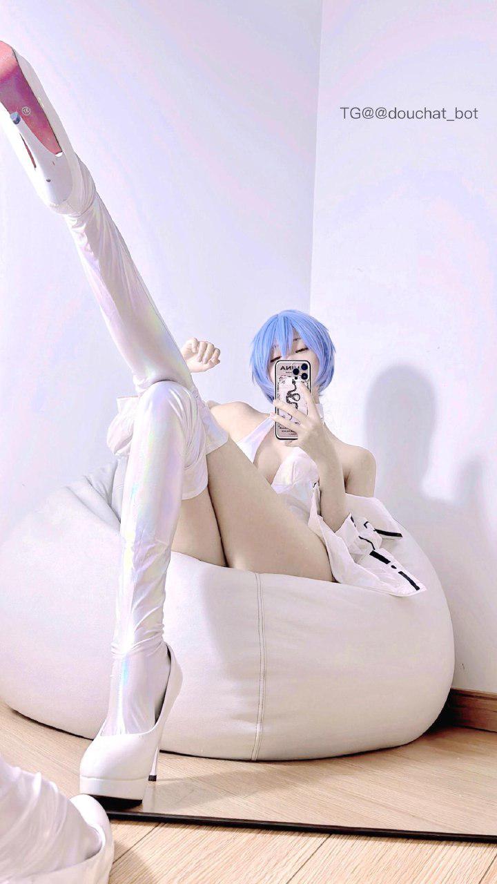 章鱼小童谣 2024-07-13 02:23:46 EVA新世纪福音女战士ASS绫波丽明日香😍白色连体V型衣服 第17张