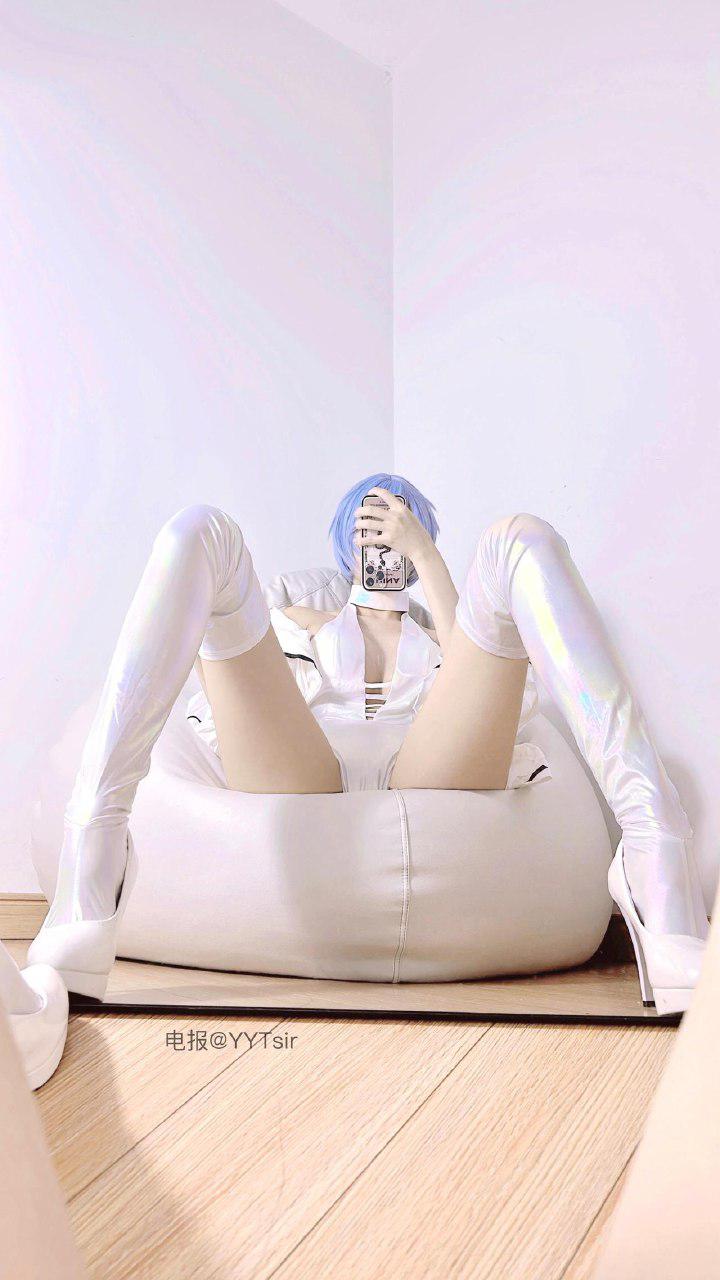 章鱼小童谣 2024-07-13 02:23:46 EVA新世纪福音女战士ASS绫波丽明日香😍白色连体V型衣服 第19张