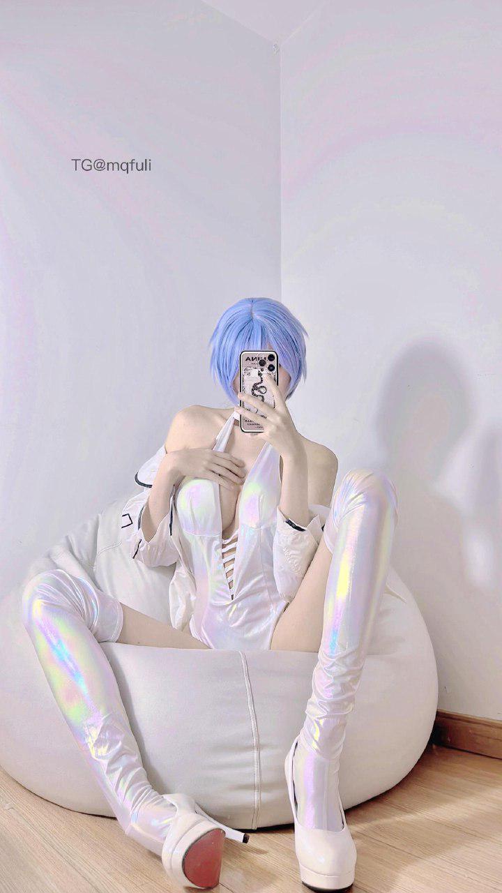 章鱼小童谣 2024-07-13 02:23:46 EVA新世纪福音女战士ASS绫波丽明日香😍白色连体V型衣服 第16张