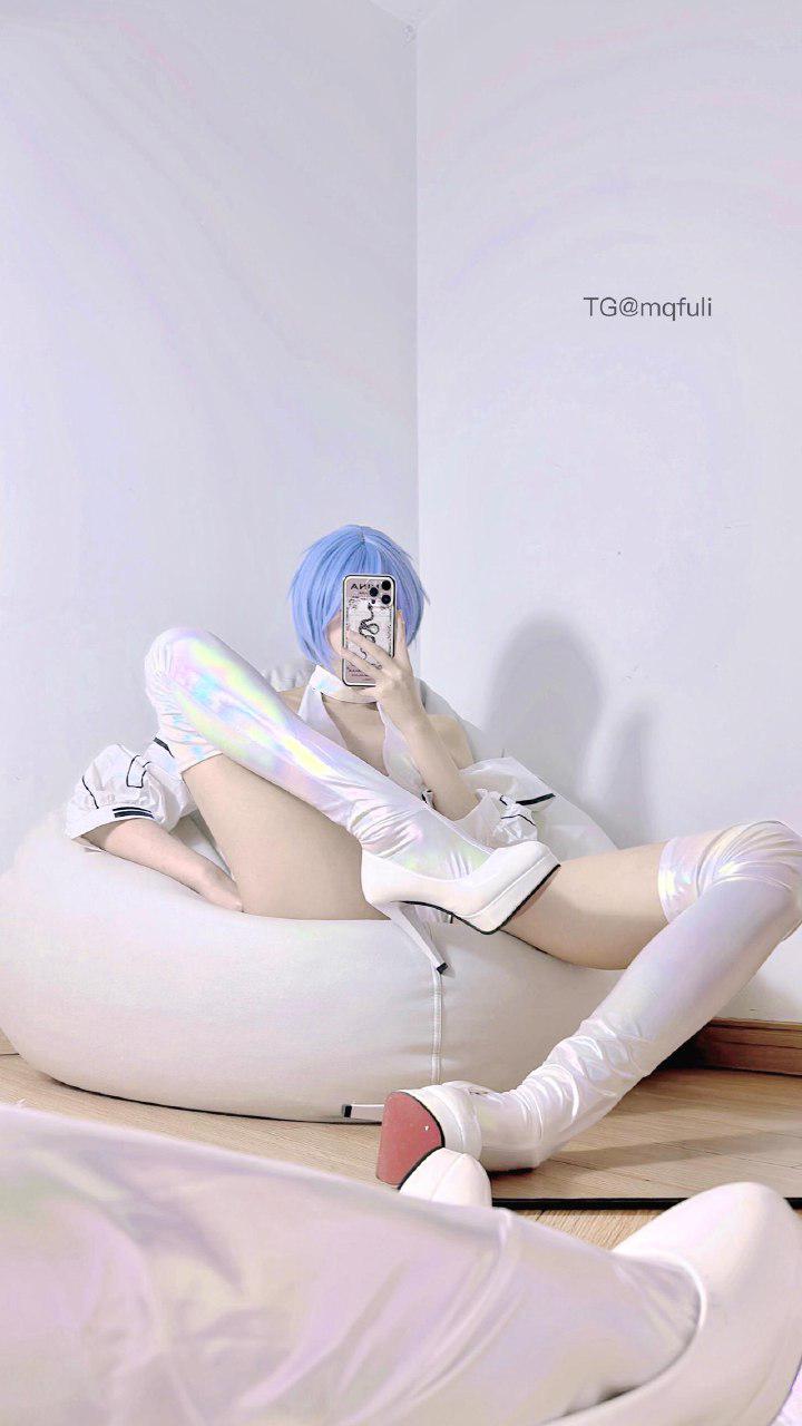 章鱼小童谣 2024-07-13 02:23:46 EVA新世纪福音女战士ASS绫波丽明日香😍白色连体V型衣服 第15张