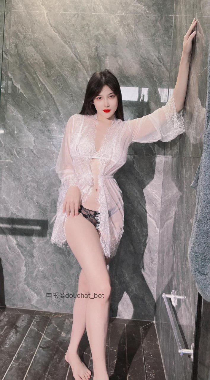 可可西yyy 2024-08-09 17:36:04 小娇妻在浴室里拍摄 可可西 第7张