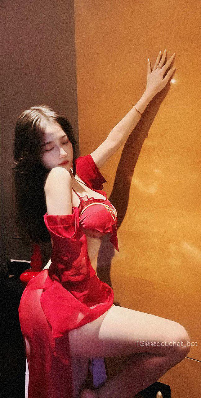 可可西yyy 2024-08-04 03:10:43 古风穿搭☺️等待皇帝哥哥的到来 可可西 第10张