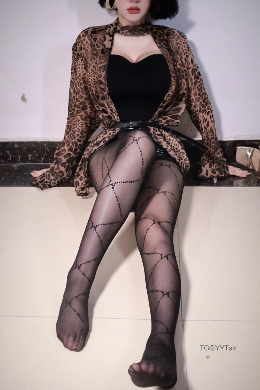 六六小阿姨 2024-08-28 14:12:35 豹纹黑丝系列🌹走廊 楼梯间
