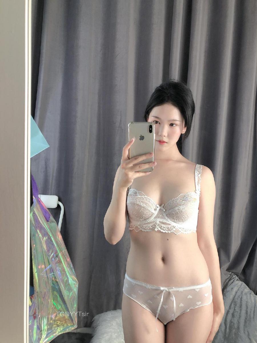 利世 2024-08-22 14:52:03 火爆全网的一组内衣秀 蕾丝➕透视➕三点式➕一根绳 第6张