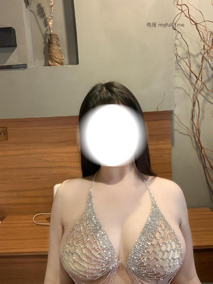 咩咩阿银 2024-08-31 14:17:10 宽衣解带透视吊带 半腿黑丝 空挡三角区 第8张