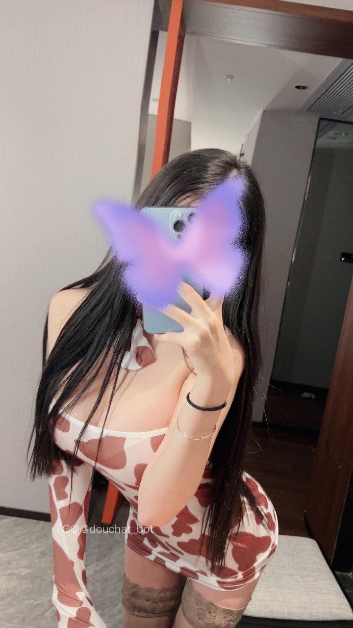 沈汝凡 2024-08-13 16:25:16 性感奶牛齐屁包臀裙🥛➕一根绳丁字 沈汝凡超哇噻 第1张