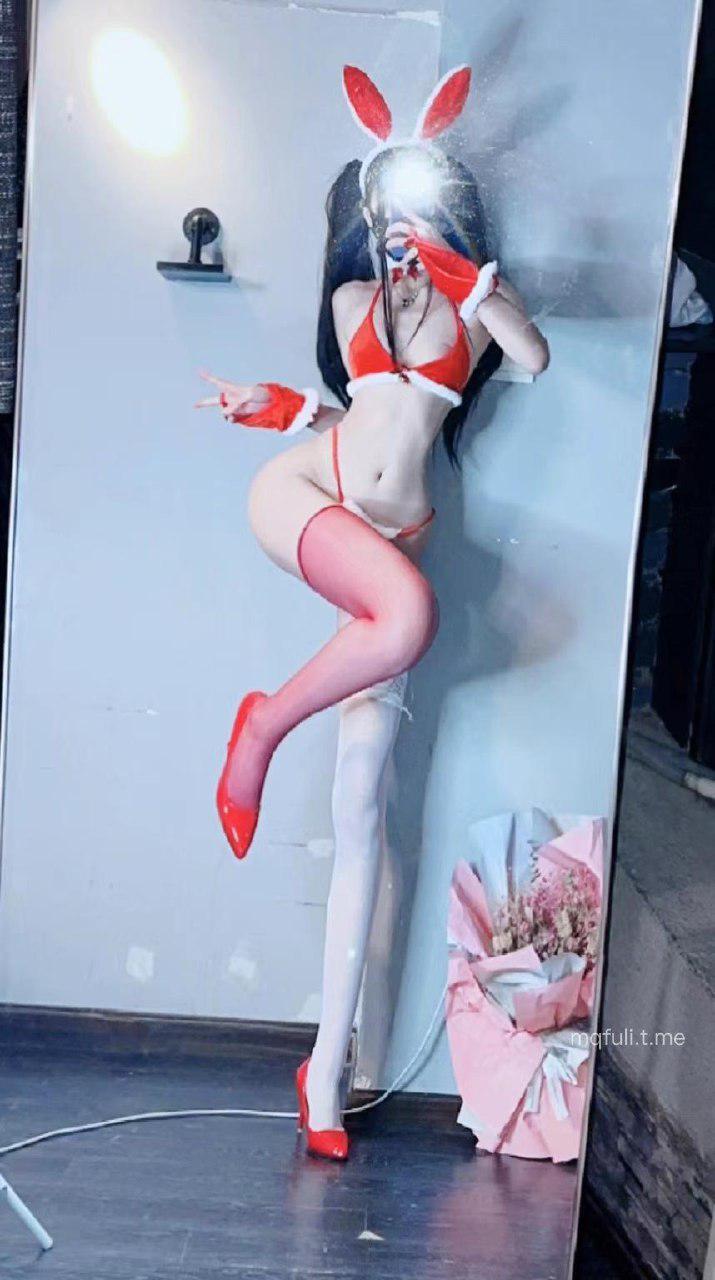 小艾根本吃不饱 2024-08-27 16:42:49 红色三点式系绳比基尼萝莉🧸高能产出 第13张