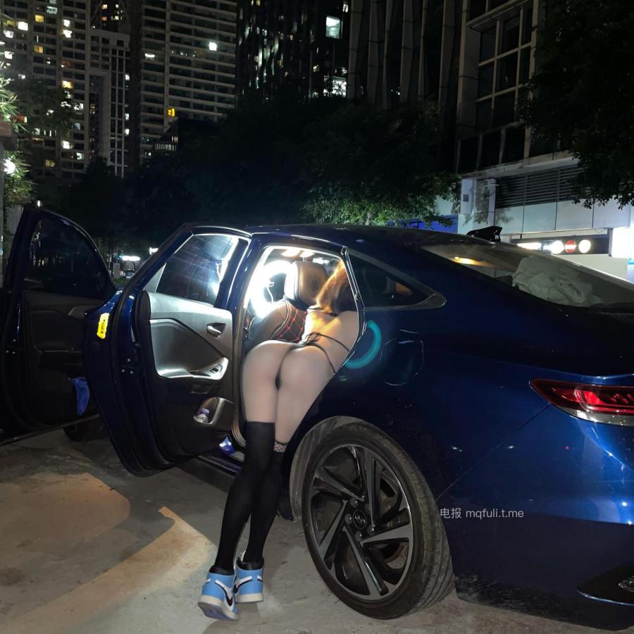 无欲无求的推土君 2024-08-01 16:07:46 车内慵懒的近距离拍摄这一组绝对迷的哥哥们神魂颠倒 馨馨酱 第3张