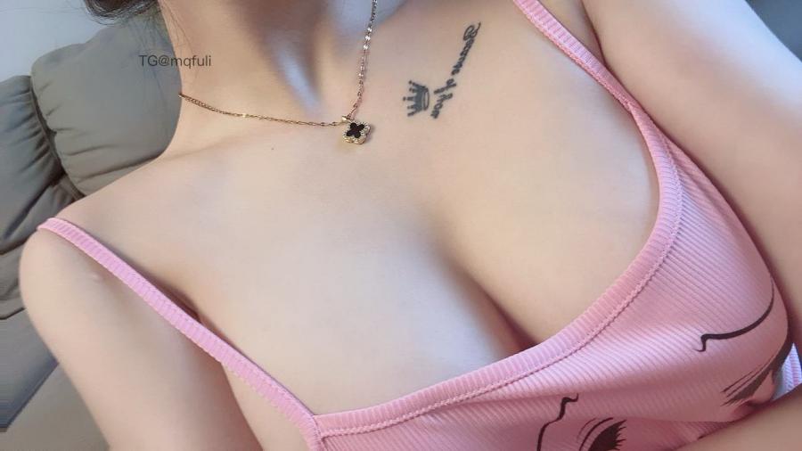 柯多多的小日子 2024-09-28 18:42:41 半🐻休闲粉色吊带 超白哦 第2张