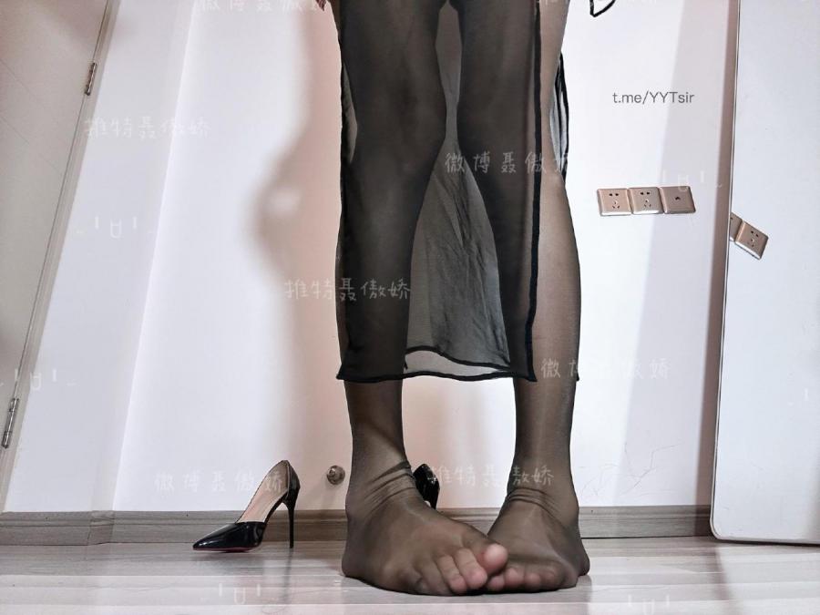 聂傲娇 2024-09-02 16:06:56 铁粉专属 性感长腿黑丝👙👇性感🍑玲珑身姿已摆好 第10张