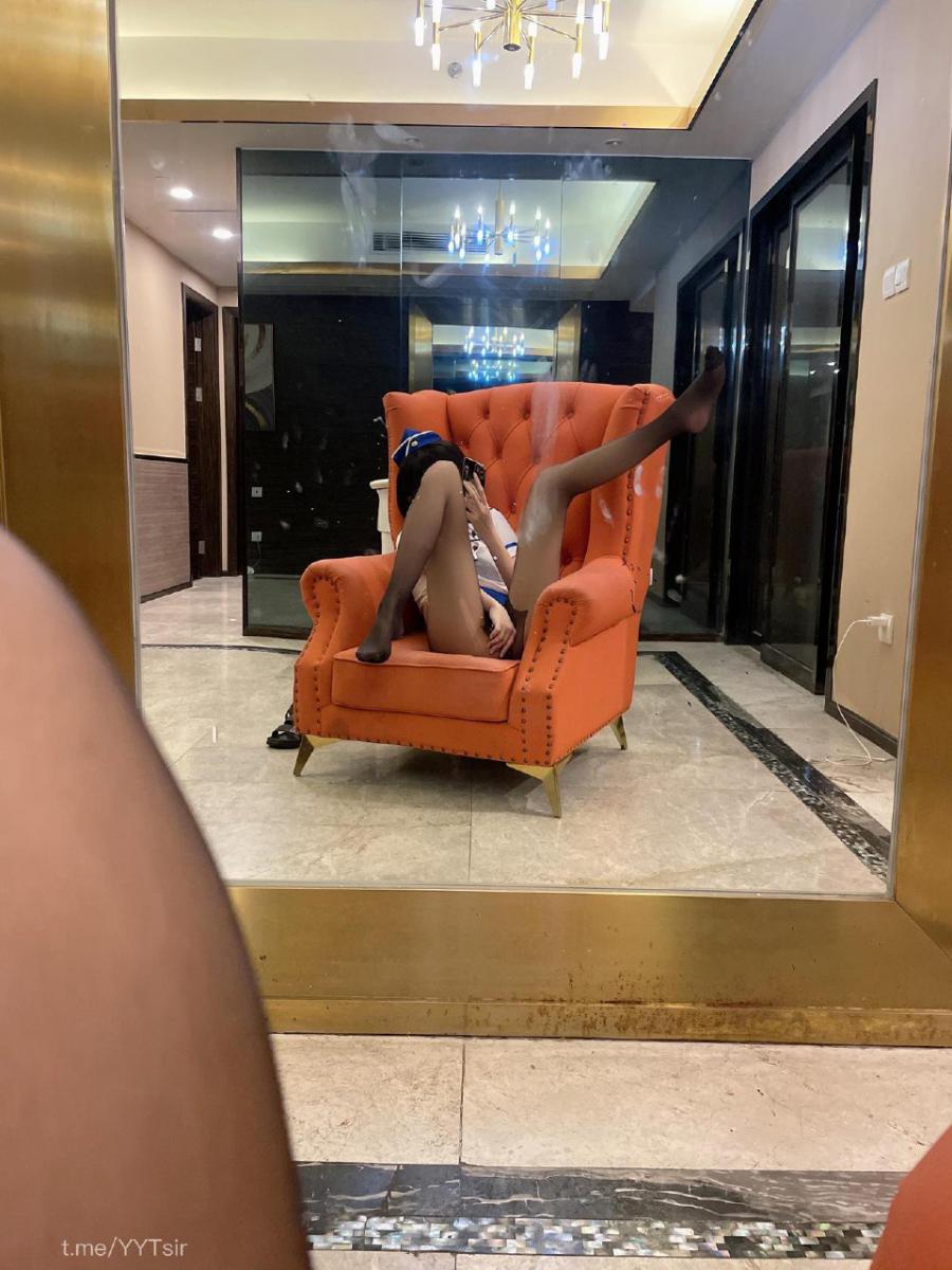 无欲无求的推土君 2024-09-17 22:42:39 铁粉专享帖 各种风格诱惑😍准备好🧻擦鼻🩸 馨馨酱 第1张