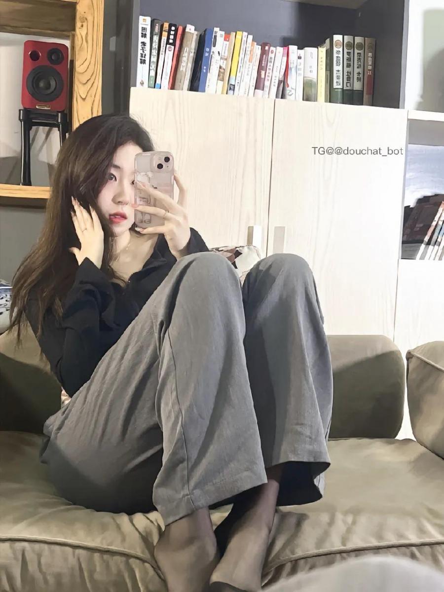 杨晚柠 2024-09-23 10:49:35 清晨射在脸上的不一定是阳光