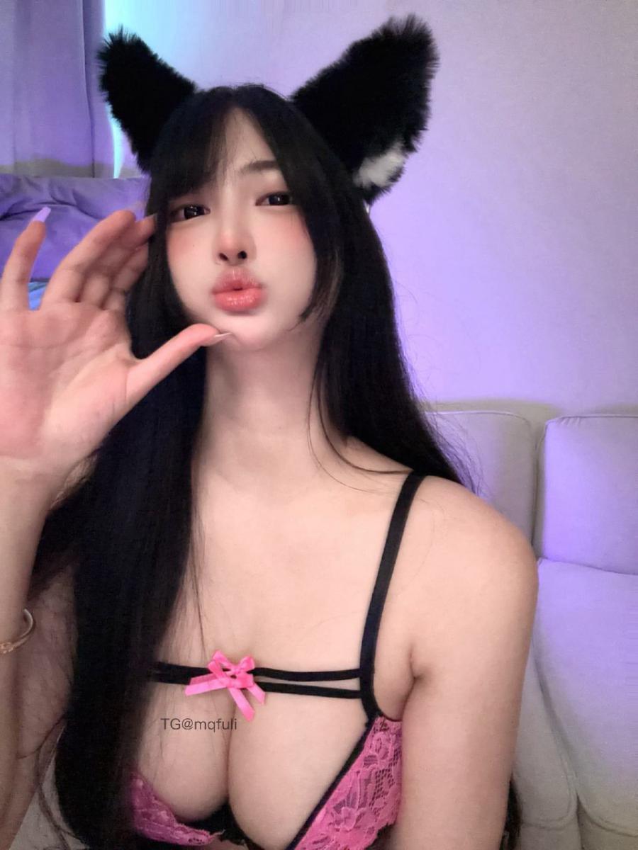 蓝蓝宝贝 2024-10-03 22:49:02 白嫩双秀峰➕肥豚🍑➕大长腿 第11张