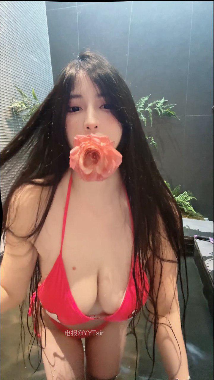 蓝蓝宝贝 2024-10-18 18:49:16 粉色比基尼👙性感天花板😍在水里 第6张