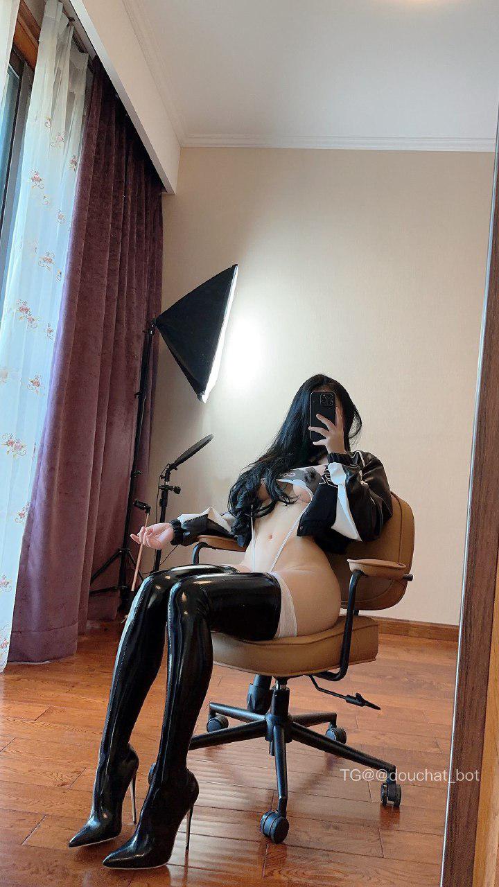 俏妞qiaoniuTT 2024-10-15 10:29:51 你会不会像这天气一样变冷🥀 俏妞qiaoniuT 俏妞 第1张