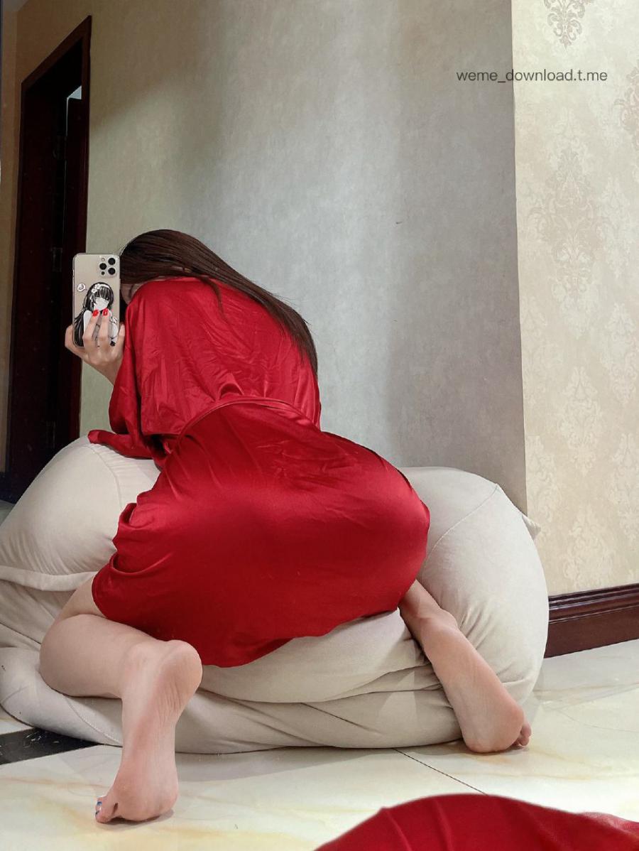 洋洋不是洋妞 2024-10-21 21:18:23 我想你应该会喜欢这个红色的睡衣 第3张