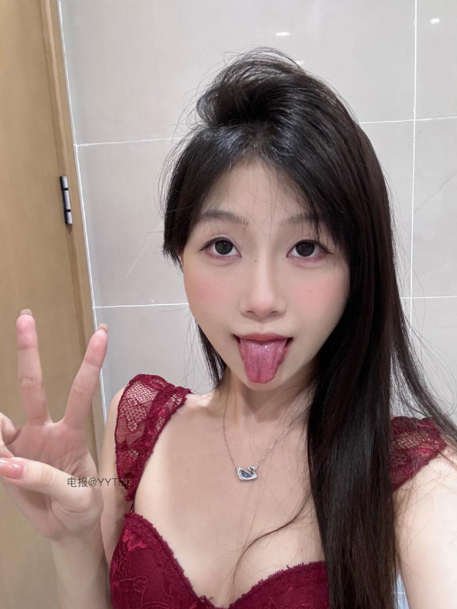 别拔虎牙 2024-11-01 18:12:45 红色性感小吊带㊙️➕黑色蕾丝小短裤 第6张