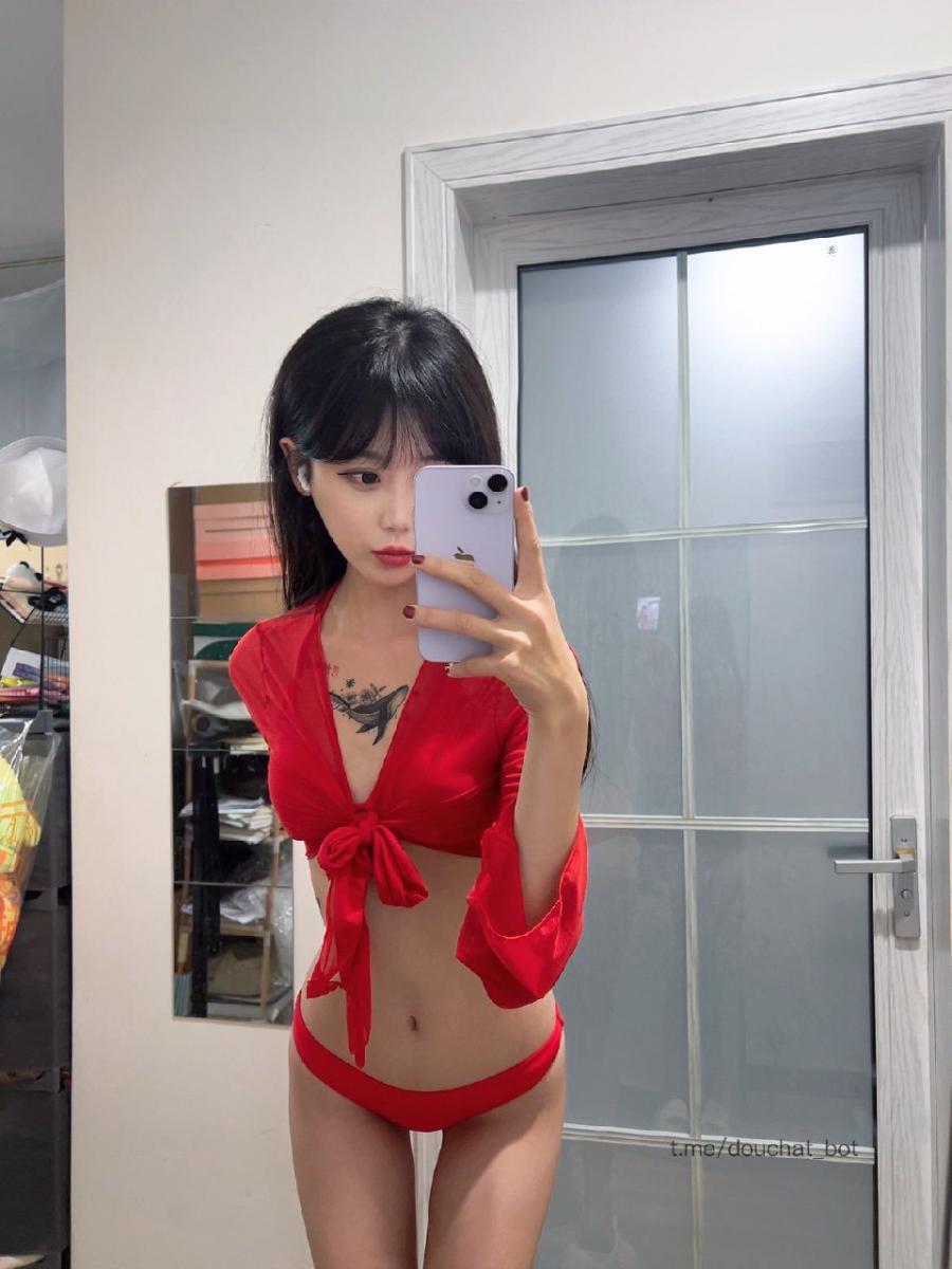 MarkoftheBody 2024-11-19 01:31:07 性感大红色比基尼👙 第2张