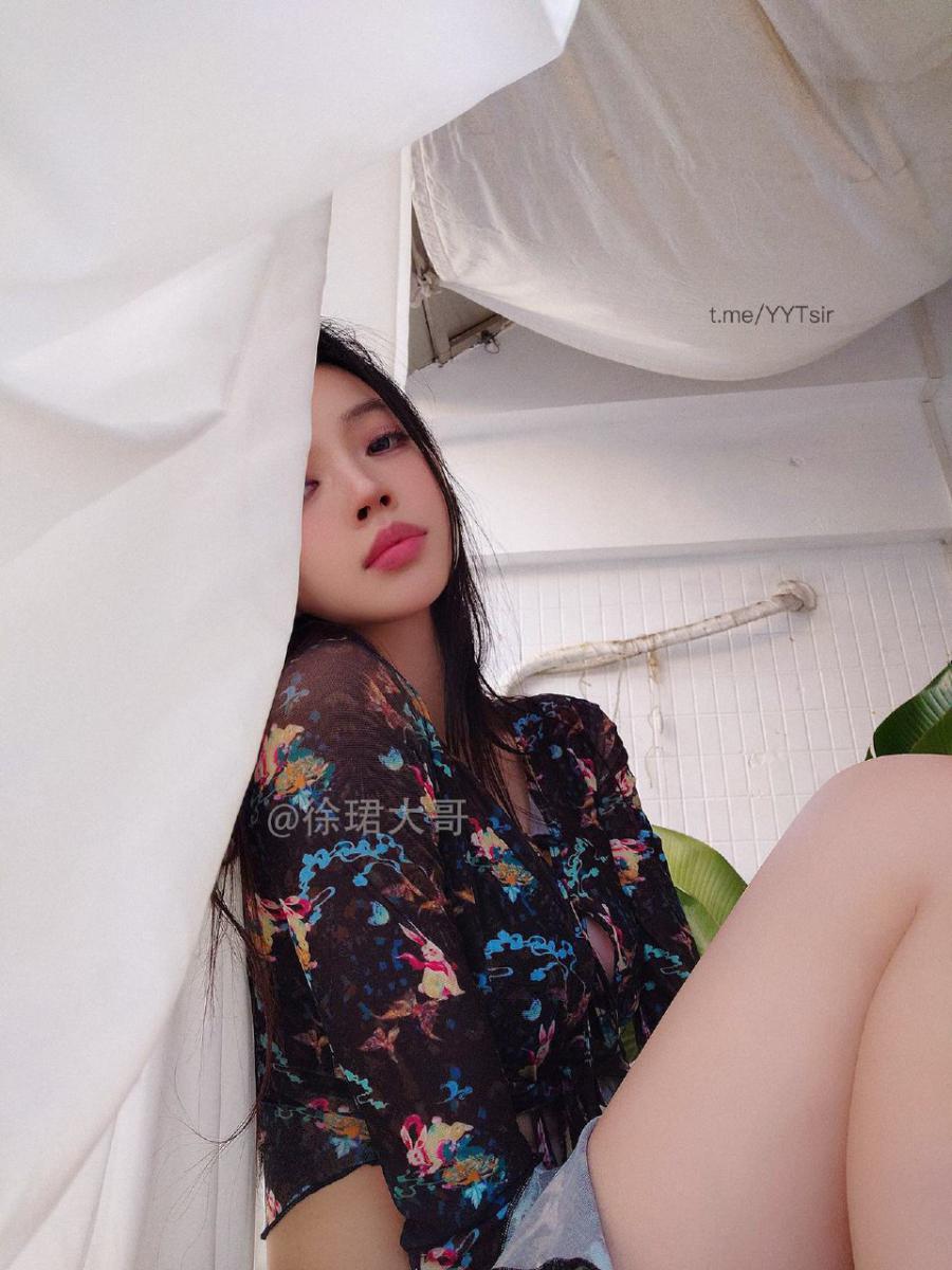 徐珺 2024-11-02 17:01:40 我重新把两组照片全都放在了铁粉帖里 徐珺大哥 第3张